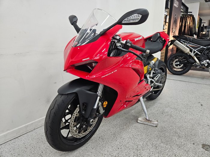 2023 DUCATI PANIGALE V2 Red