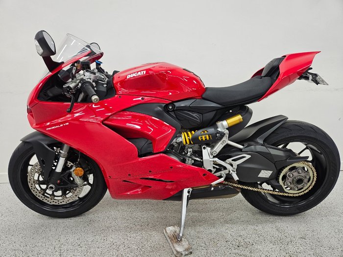 2023 DUCATI PANIGALE V2 Red