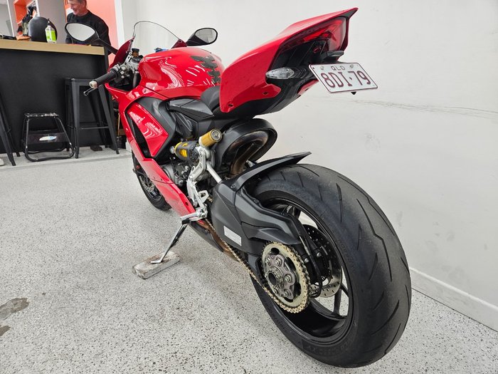2023 DUCATI PANIGALE V2 Red