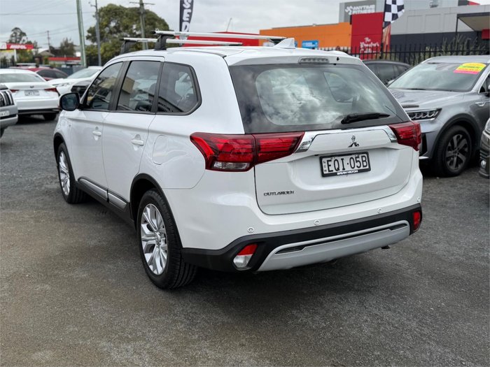 2021 MITSUBISHI OUTLANDER ES 7 SEAT (2WD)