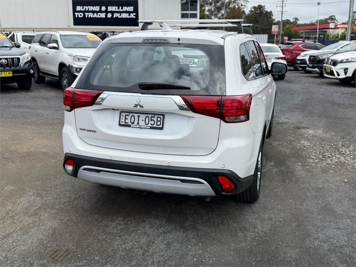 2021 MITSUBISHI OUTLANDER ES 7 SEAT (2WD)