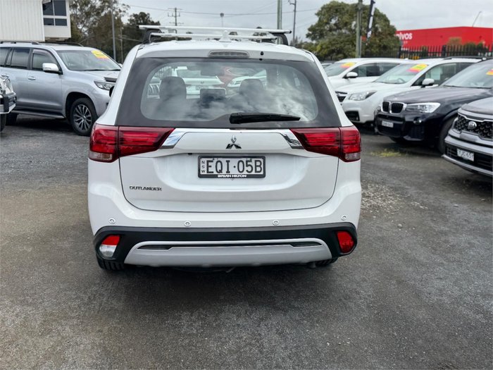 2021 MITSUBISHI OUTLANDER ES 7 SEAT (2WD)