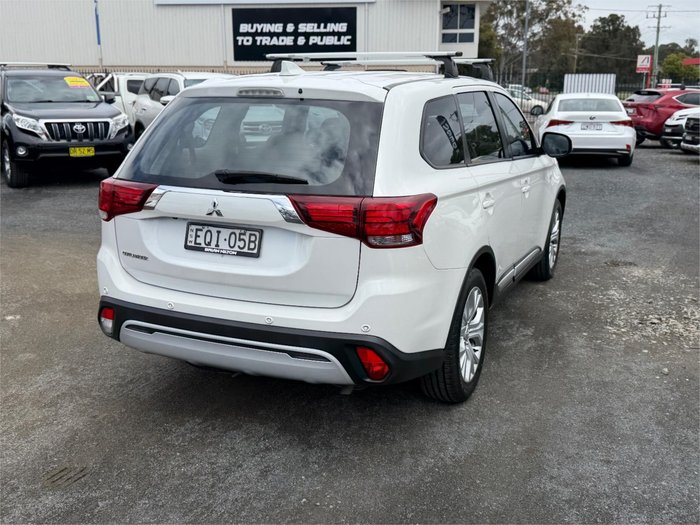 2021 MITSUBISHI OUTLANDER ES 7 SEAT (2WD)