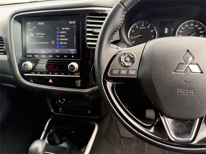 2021 MITSUBISHI OUTLANDER ES 7 SEAT (2WD)
