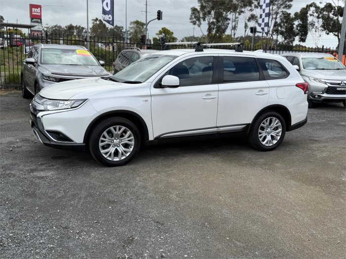 2021 MITSUBISHI OUTLANDER ES 7 SEAT (2WD)