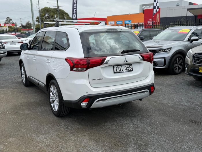 2021 MITSUBISHI OUTLANDER ES 7 SEAT (2WD)