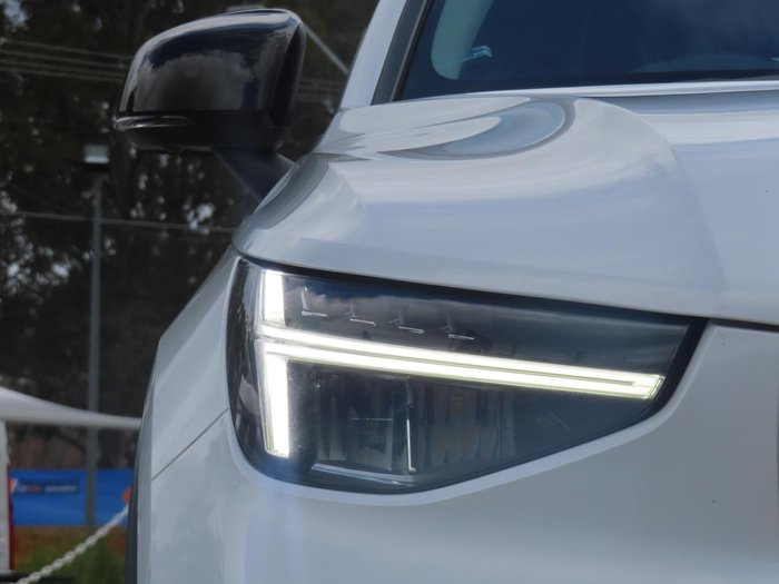 2022 Volvo XC40 Ultimate B5 Dark