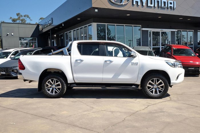 2017 Toyota Hilux SR5
