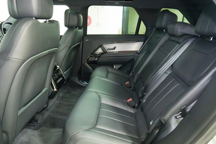 2026 Land Rover Range Rover Sport D250 Dynamic SE
