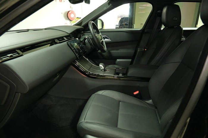 2025 Land Rover Range Rover Velar P250 Dynamic SE