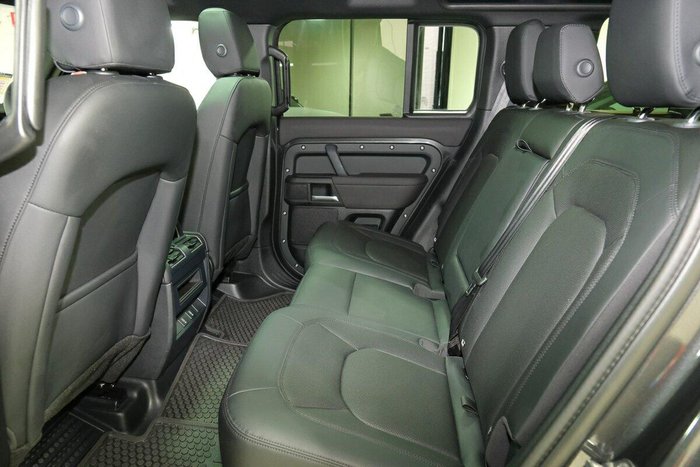 2025 Land Rover Defender 110 D250 S