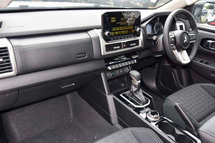 2025 Mitsubishi Triton GLX+