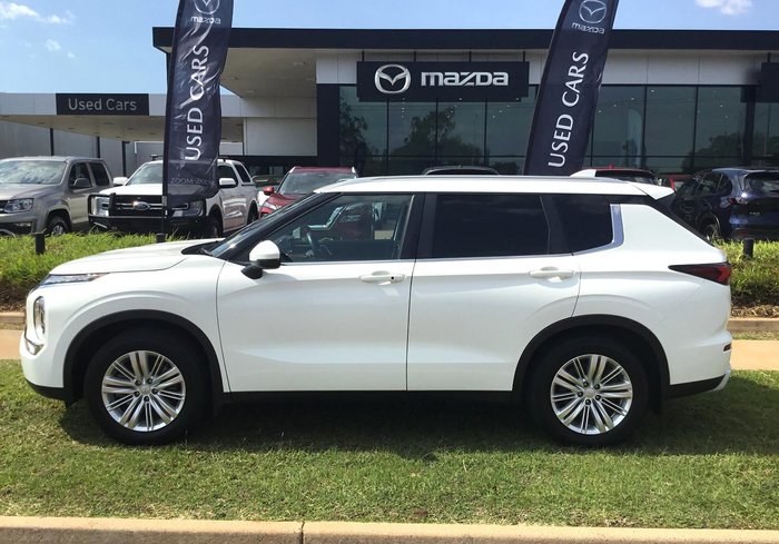 2022 Mitsubishi Outlander LS