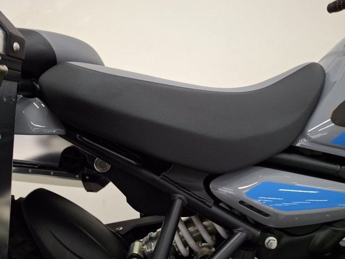 2024 Royal Enfield HIMALAYAN 450 Blue