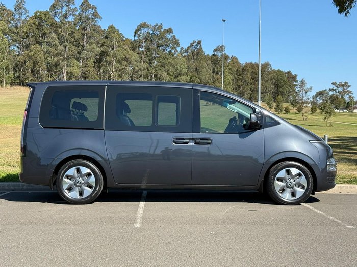 2024 Hyundai STARIA