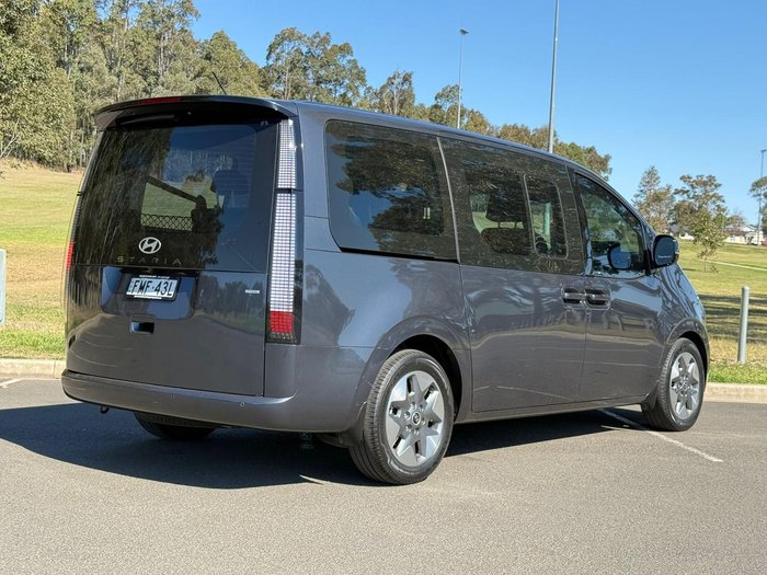 2024 Hyundai STARIA Highlander