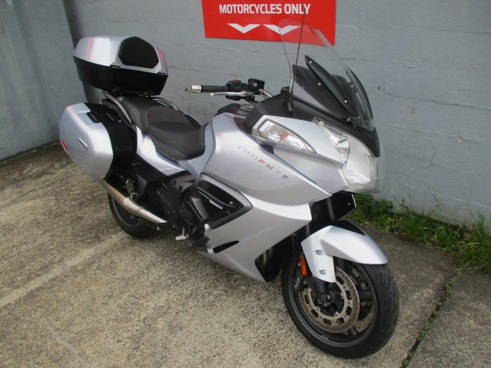 2013 Triumph TROPHY SE SILVER