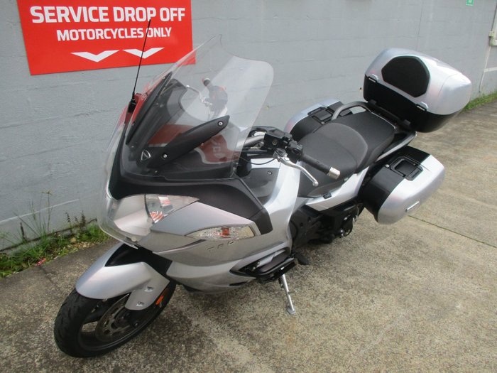 2013 Triumph TROPHY SE SILVER