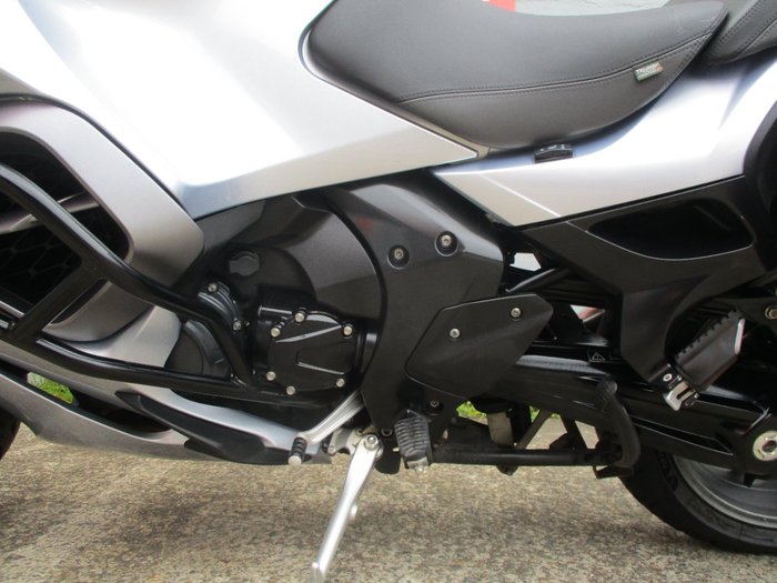 2013 Triumph TROPHY SE SILVER