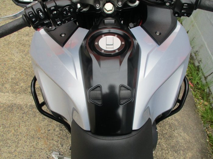 2013 Triumph TROPHY SE SILVER