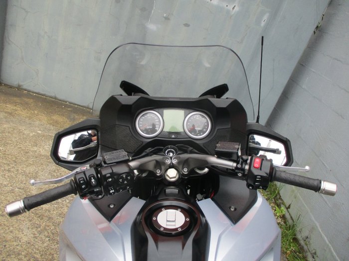 2013 Triumph TROPHY SE SILVER