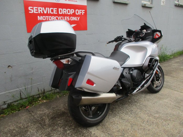 2013 Triumph TROPHY SE SILVER