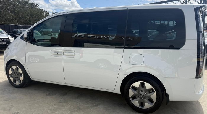 2023 Hyundai STARIA Highlander