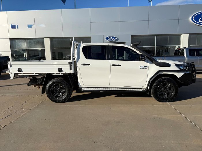2022 Toyota Hilux SR