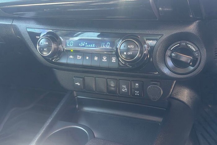 2024 Toyota Hilux SR 48V