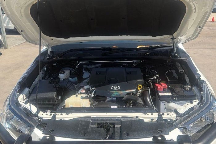 2024 Toyota Hilux SR 48V