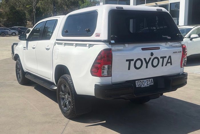 2024 Toyota Hilux SR 48V