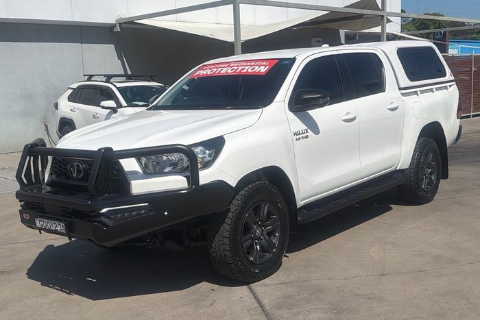 2024 Toyota Hilux SR 48V
