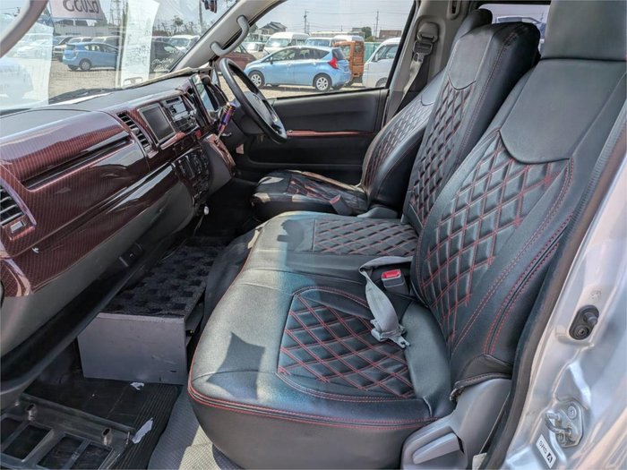 2006 Toyota Hiace