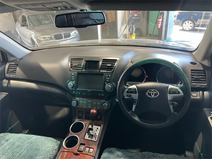 2012 Toyota Kluger
