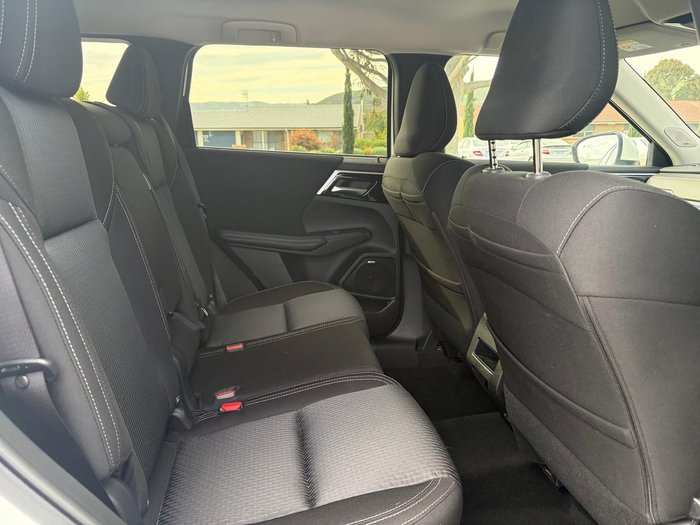 2025 Mitsubishi Outlander LS