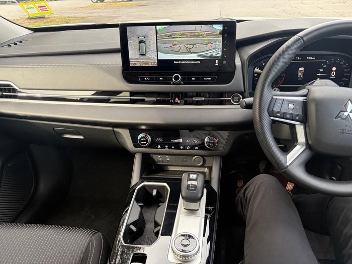 2025 Mitsubishi Outlander LS