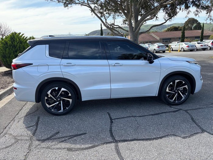 2023 Mitsubishi Outlander Exceed Tourer
