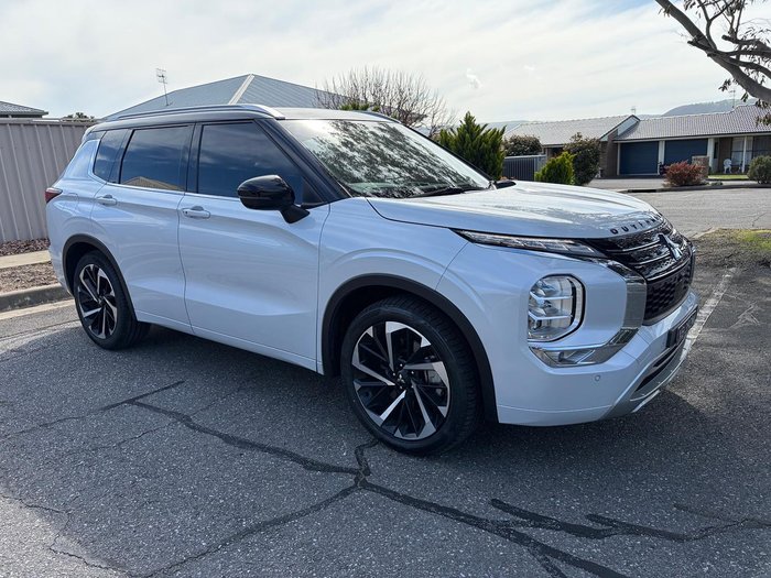 2023 Mitsubishi Outlander Exceed Tourer