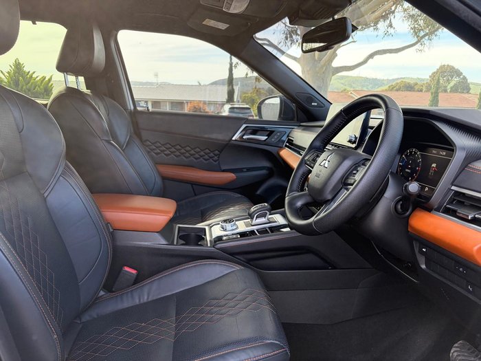 2023 Mitsubishi Outlander Exceed Tourer