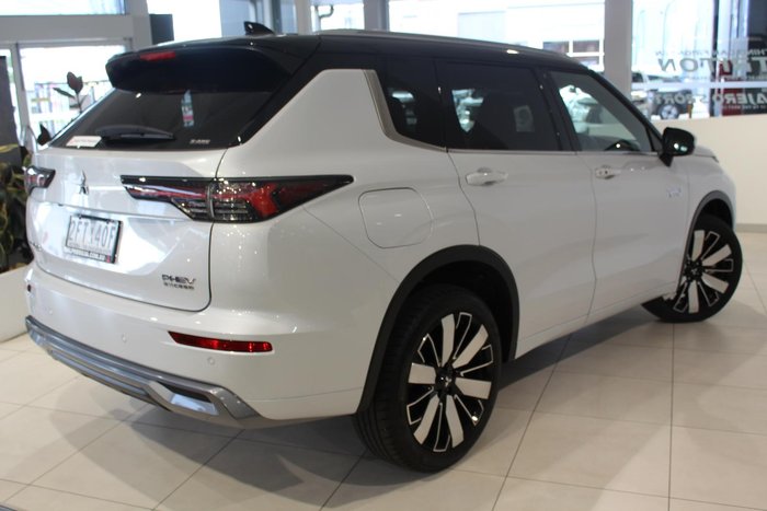 2025 Mitsubishi Outlander PHEV Exceed Tourer