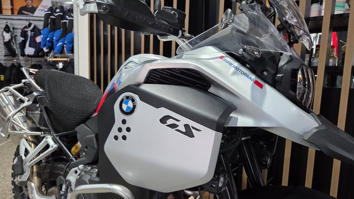 2025 BMW Motorrad F 900 GS ADVENTURE RIDE PRO LIGHT WHITE