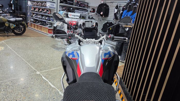 2025 BMW Motorrad F 900 GS ADVENTURE RIDE PRO LIGHT WHITE