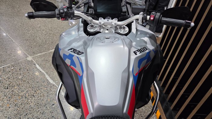2025 BMW Motorrad F 900 GS ADVENTURE RIDE PRO LIGHT WHITE