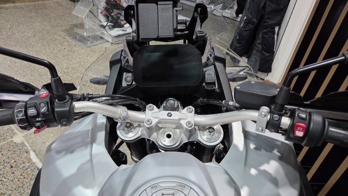 2025 BMW Motorrad F 900 GS ADVENTURE RIDE PRO LIGHT WHITE