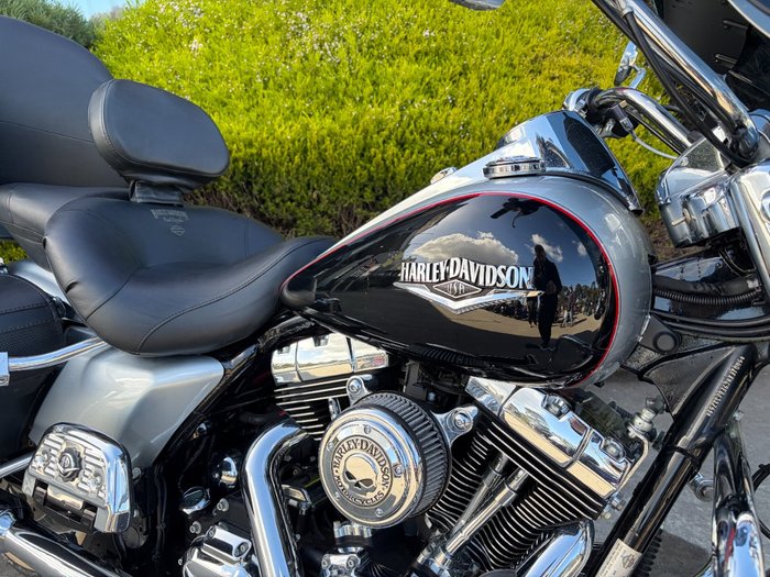 2015 HARLEY-DAVIDSON FLHRC ROAD KING CLASSIC