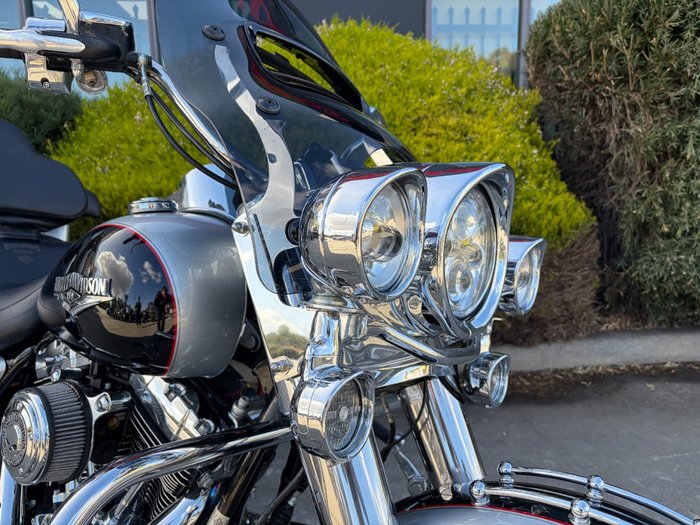 2015 HARLEY-DAVIDSON FLHRC ROAD KING CLASSIC