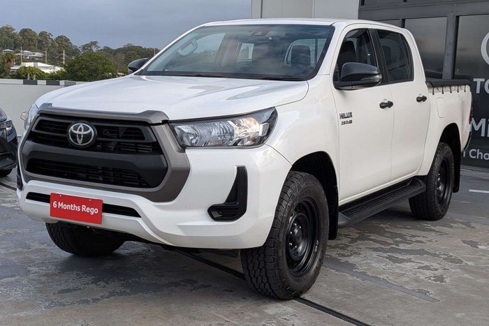 2022 Toyota Hilux SR