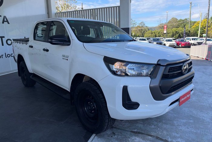 2022 Toyota Hilux SR