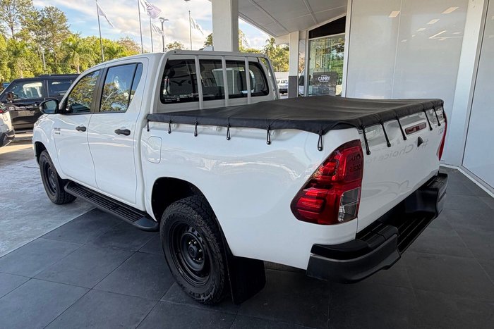 2022 Toyota Hilux SR