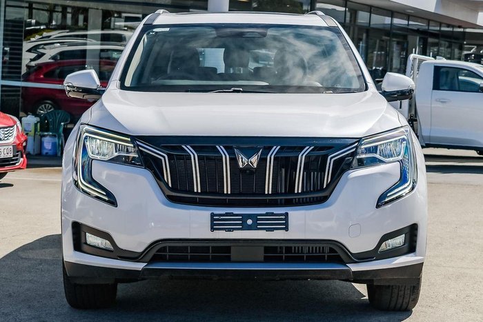 2025 Mahindra XUV700
